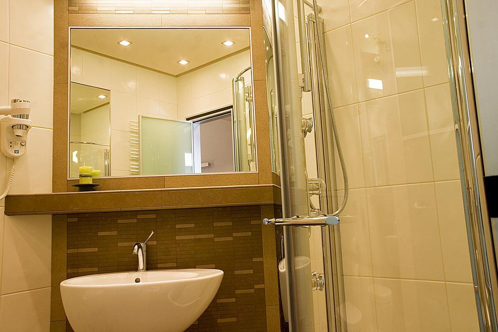 Hotel Diadem Omis Phòng bức ảnh
